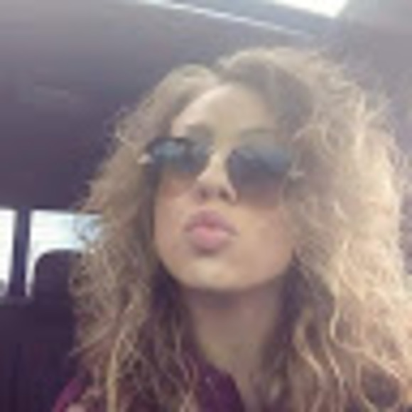 Meet your Posher, Elizabeth - Picture 1 of 1